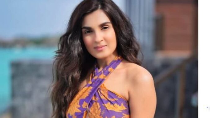1sccndik_shiny-doshi_625x300_12_May_25.jpg