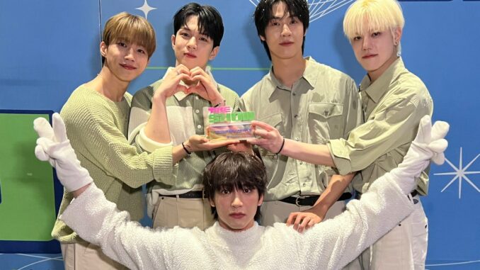 N.Flying_35acca.jpg